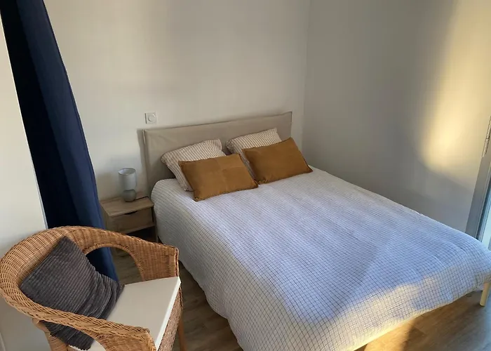 T3 Spacieux Avec 2 Places De Parking Gratuites *