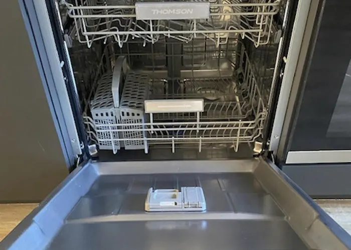 Appartement T3 Spacieux Avec 2 Places De Parking Gratuites